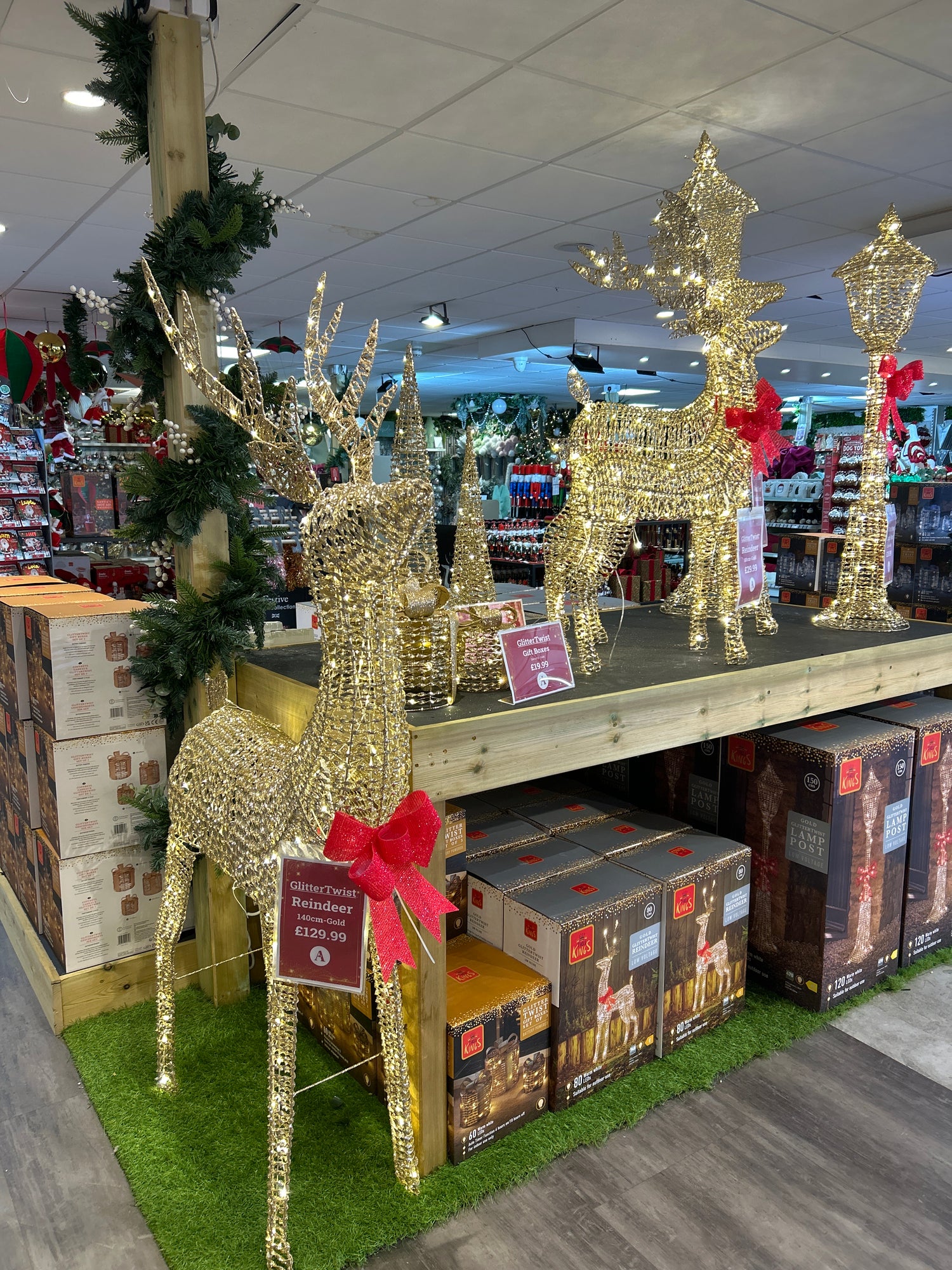 GlitterTwist Reindeer - Gold (Various sizes)