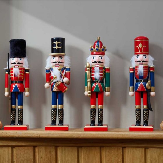 Nutcracker Large - Traditional
