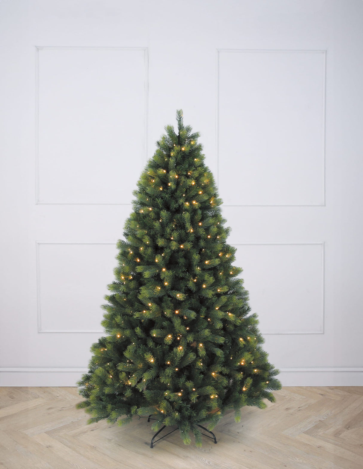 Aspen Fir Prelit (Various sizes)