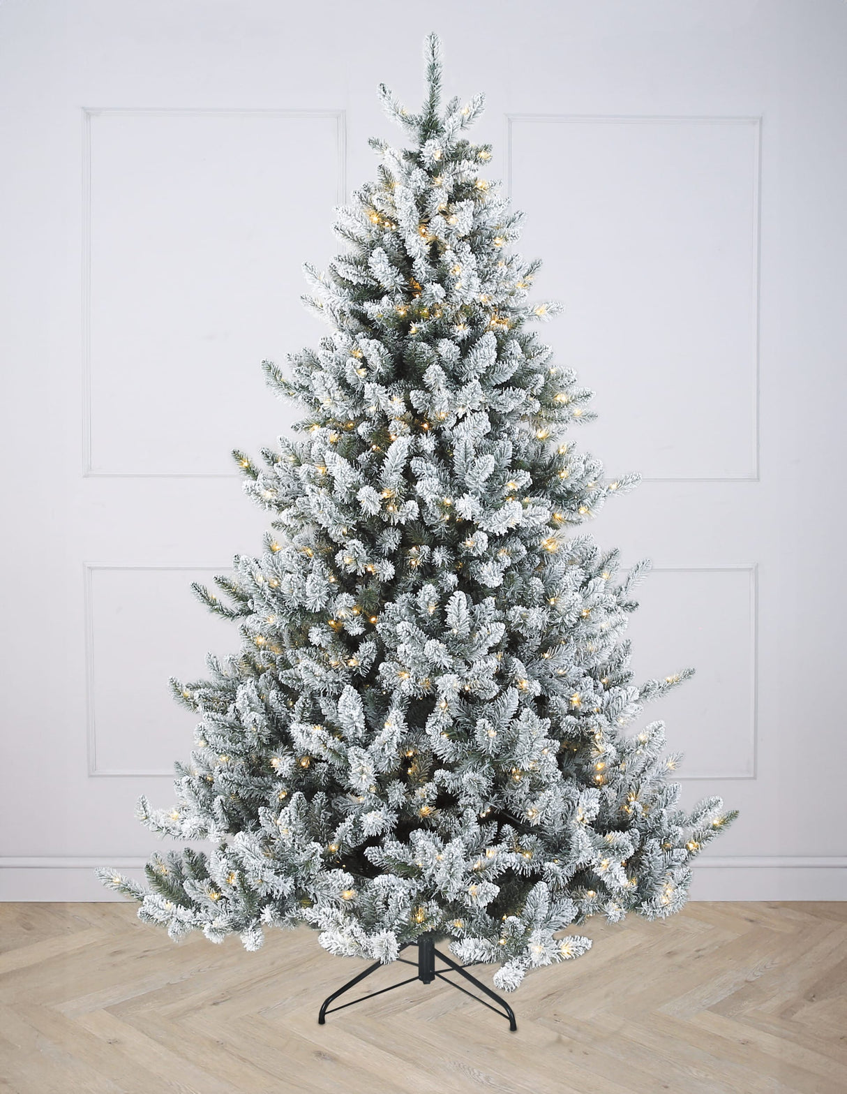 Montana Snowy Spruce Pre-Lit (Various sizes)