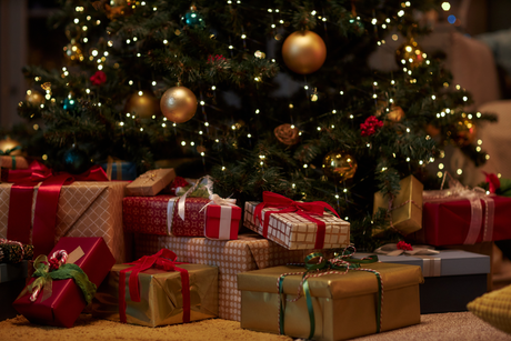 Real vs Artificial Christmas Trees: Which Is Right For You?