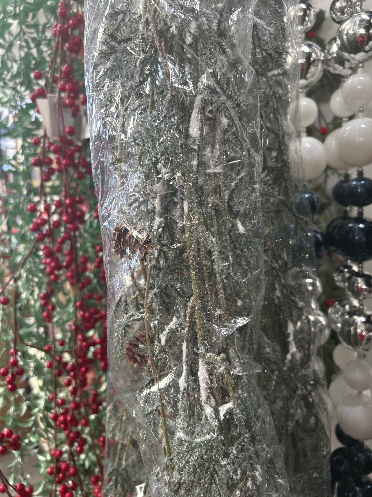 Frosty Angel Pine Garland 147
