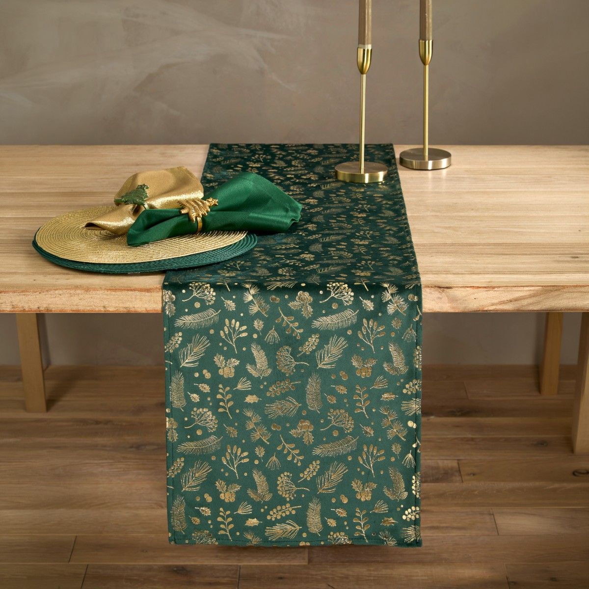 Foliage foil runner