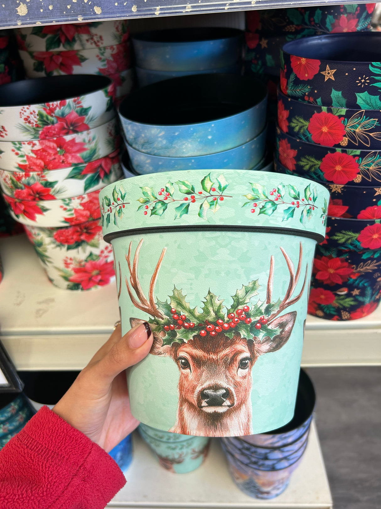 18cm Holly & Stags Pot Cover