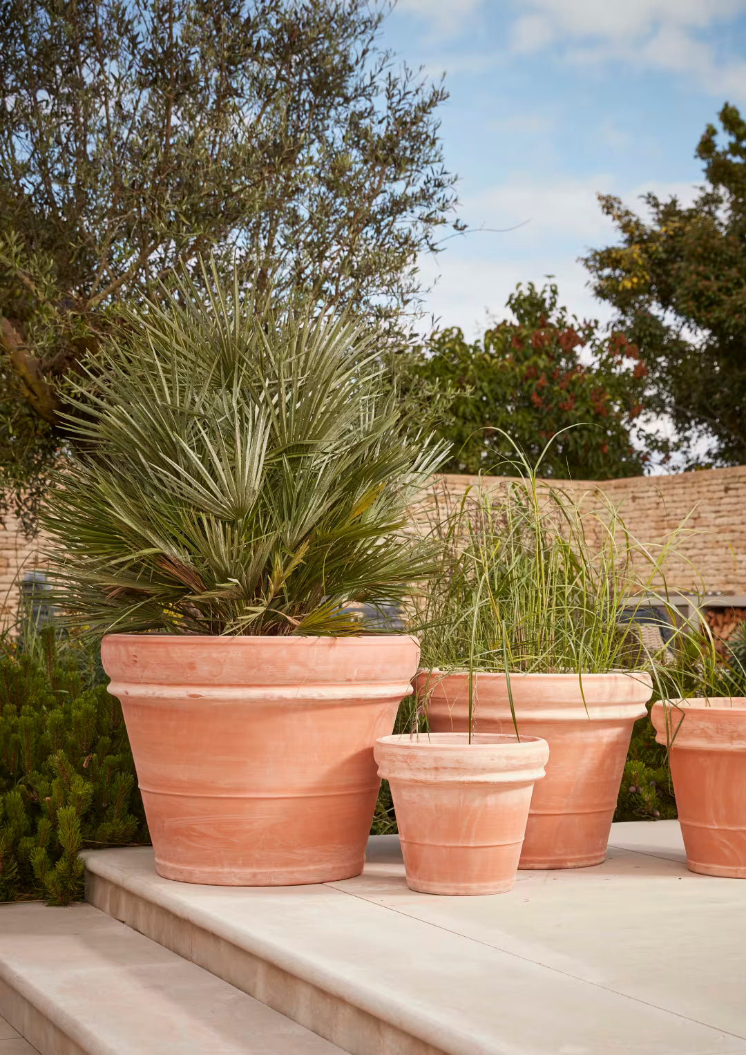 56CM ANTIQUE ROLLED RIM POT