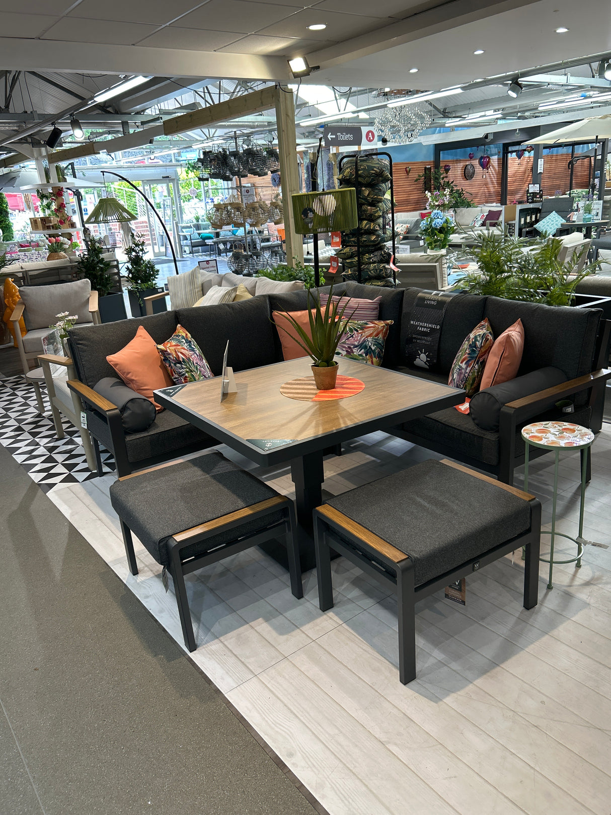 Panama Casual Corner Set